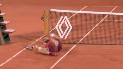 Novak Djokovic a căzut în încercarea de a salva un punct extrem de complicat