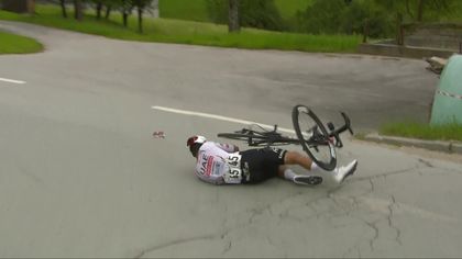 Śliski asfalt na 2. etapie Tour of Slovenia? Wypadek Morgado