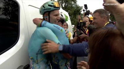 Tour de France | “Hij doet het!” - Cees Bol euforisch na historische sprint Mark Cavendish
