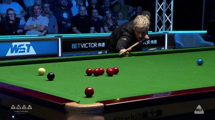 Robertson hits superb double red pot in fourth frame of English Open final