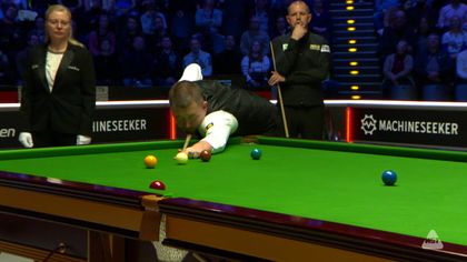'This time he's got it!' - Wilson sinks lovely double against Hawkins