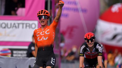 Vos wins Giro Rosa Stage 5 as Van Vleuten holds on to overall lead