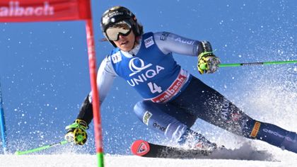 Brignone impresses and takes lead in opening run of women’s giant slalom in Saalbach