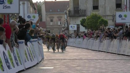 Ronde van Kroatië | Bauhaus wint sprint van Kooij dankzij keuze voor binnenbocht