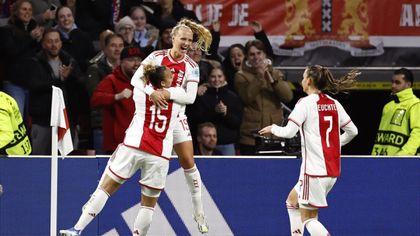 UWCL | Ajax Vrouwen zorgen met winst op PSG voor ongekende stunt bij debuut in groepsfase
