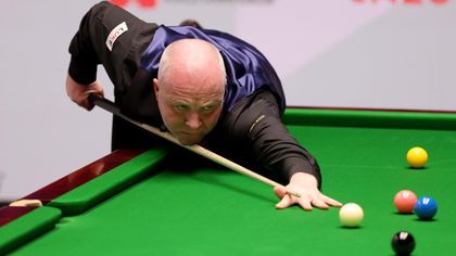 Higgins edges session to hold slight lead over Jones at Crucible