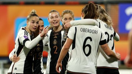 Deutschlands Fußball-Frauen machen Olympia-Ticket perfekt