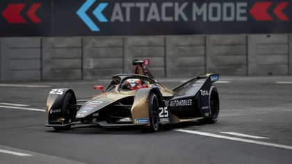 Vergne wins behind the Formula E safety car in Rome