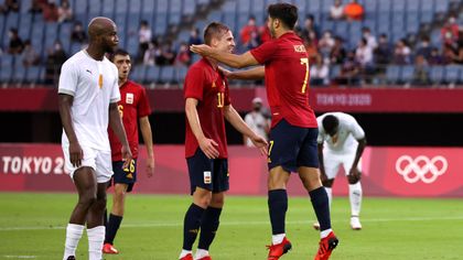 NÅ: Rafa Mir hat-trick helt da Spania gikk til semifinale