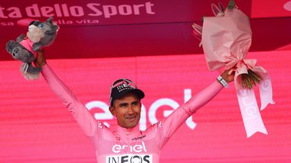 Giro d’Italia | Jhonatan Narváez weerhoudt Tadej Pogacar van roze trui – de klassementen