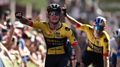 Tour of Britain | Van Aert doet geweldige lead-out voor winnaar Olav Kooij en wordt zelf tweede