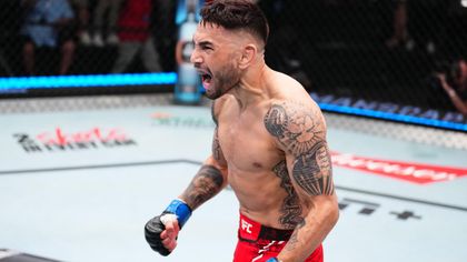 Perez dispatches Nicolau as late replacement moves into contention for UFC flyweight glory