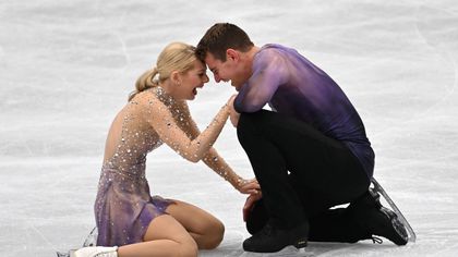 Knierim, Frazier win worlds pairs title as Cain-Gribble suffers nasty fall