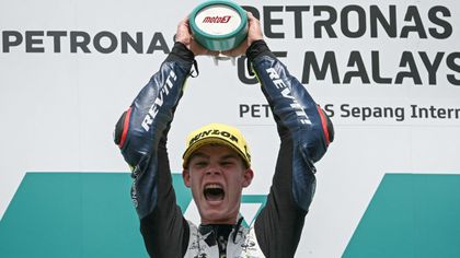 Moto3 | Collin Veijer schrijft geschiedenis in Maleisië - achttienjarige wint eerste Grand Prix