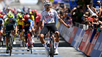 Tour Down Under | Mexicaans toptalent Isaac Del Toro verrast sprinters met verschroeiende aanval