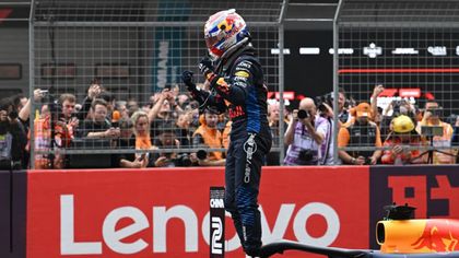 Resumen GP China: Alonso pone la diversión en un nuevo paseo de Verstappen