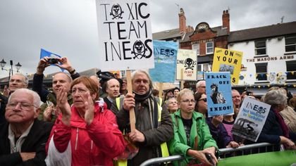 Protestas contra el nuevo equipo Ineos en el Tour de Yorkshire por problemas medioambientales