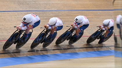 Team GB women win team pursuit gold, Hoogland tops time trial