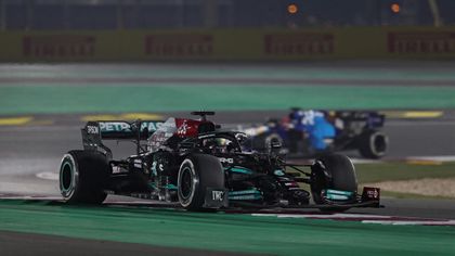 Hamilton wins Qatar Grand Prix to narrow title gap on Verstappen