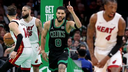 Boston Celtics a defilat cu Miami Heat și e în sferturile play-off-ului! Doncic, record în NBA