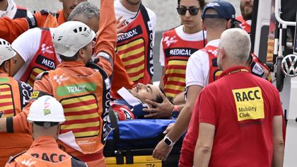MotoGP | Pecco Bagnaia ontsnapt aan zware blessures bij horrorcrash Grand Prix van Catalonië