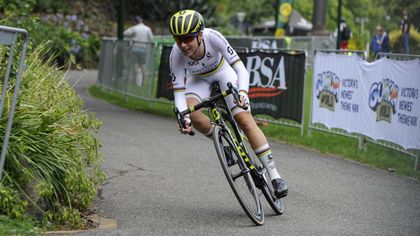 Van Vleuten delivers breakaway win at Dwars door Vlaanderen