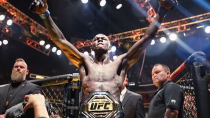 Israel Adesanya, la superstar UFC che ama gli anime e la WWE