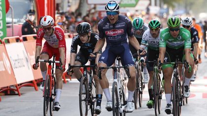 La Vuelta | Samenvatting van etappe vijf met flink wat venijn in de staart