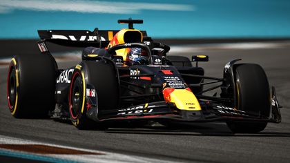 Verstappen se impone en la carrera al esprint, con Sainz quinto y Alonso sin puntos