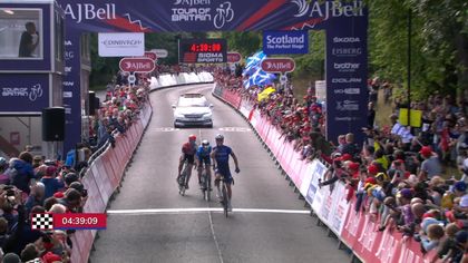 Ronde van Groot-Brittannië | Yves Lampaert wint etappe 7 na sterk ploegenspel