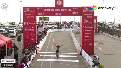 Belgier tager etapesejr og den samlede sejr ved UAE Tour: Se Van Eetvelt køre over målstregen her