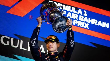 Resumen Gran Premio de Bahrein: Verstappen arrasa, Sainz brilla y Alonso sufre