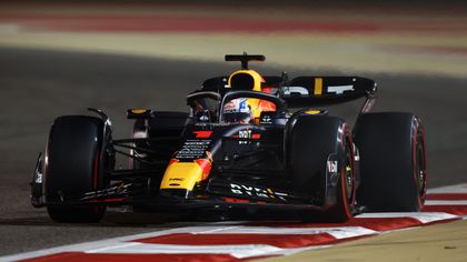 Red Bull egy-kettő, Alonso dobogóra repítette az új csapatát, a Ferrarinak megint nem jött össze
