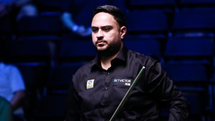 Singh Chadha makes ‘sensational’ clearance to pinch frame against Selby