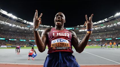 Holloway conquista su tercer mundial consecutivo y se encarama al olimpo de las vallas