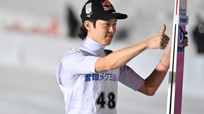 Ryoyu Kobayashi po rekordowym skoku (źródło: Red Bull)