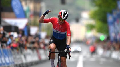 ‘What a ride’ – Vollering wins Stage 3 at Itzulia Basque Country to clinch overall victory
