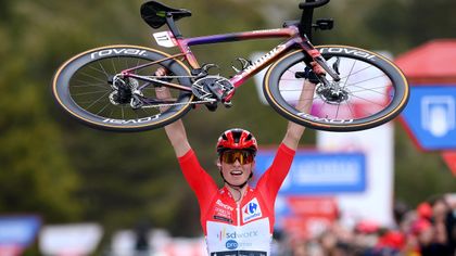 Vollering clinches first Vuelta Femenina title in style with Stage 8 victory
