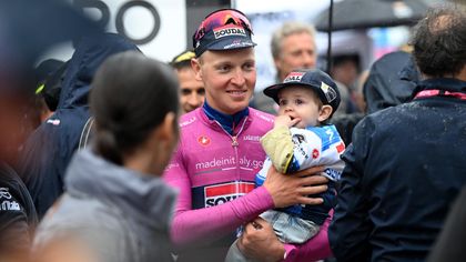 Giro d'Italia | Strijd om puntentrui gigantisch spannend na chaos in Fossano - De klassementen