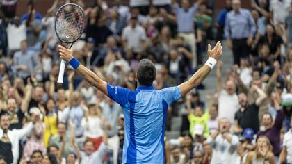Acrobate au filet, prodigieux en défense : Le Top 5 de Djokovic à Flushing