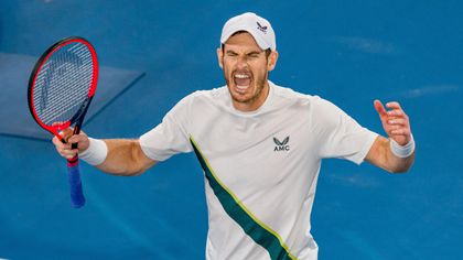 Djokovic elmegy a háló mellett, Murray sokkolja Kokkinakist - Bravúrpontok az Ausztrál Openről