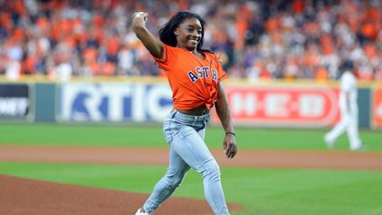 Biles wows with incredible first pitch routine at World Series