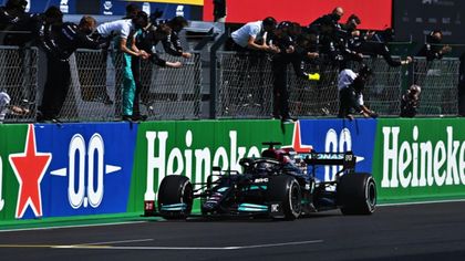 Hamilton vainqueur devant Verstappen, le mano a mano continue !