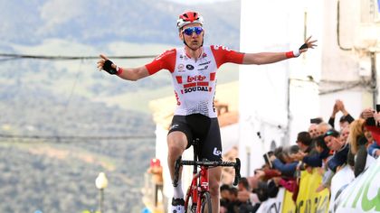 Wellens begins title defence with win in Andalusia