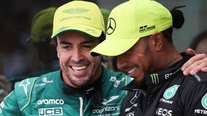 Lewis Hamilton, Verstappen-Alonso ikilisi ile rekabetten mutlu