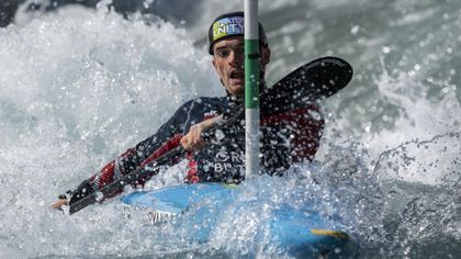 Bradley Forbes-Cryans on fire in heats of European Canoe Slalom Championships