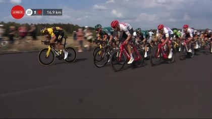 'That's a statement' - Watch as Pedersen wins intermediary sprint on Stage 2 of La Vuelta