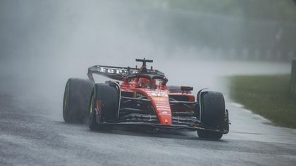 Leclerc reagisce nelle libere 3, poi la pioggia. Verstappen 8°
