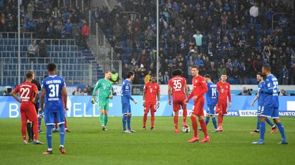 Bayern-kamp måtte stoppes etter tilskuerbråk – spillerne i «streik»