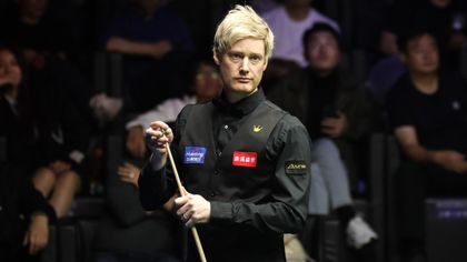 Robertson hits three centuries to move within one win of Crucible spot